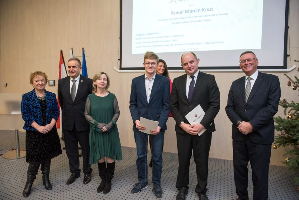 Stypendia dla zdolnych uczniów