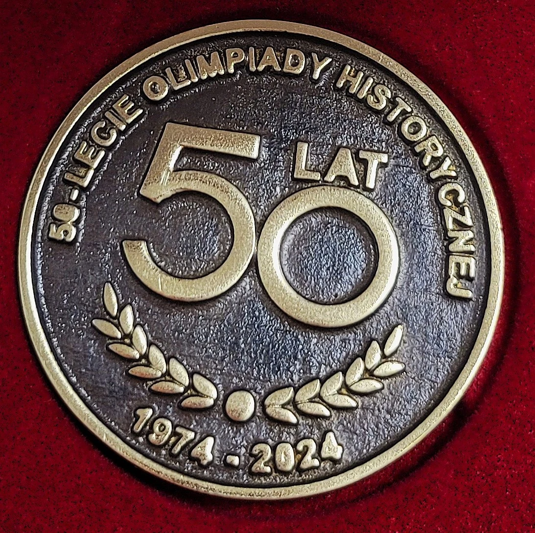 Medal 50-lecia Olimpiady Historycznej dla Pani Profesor Gabrieli Potockiej