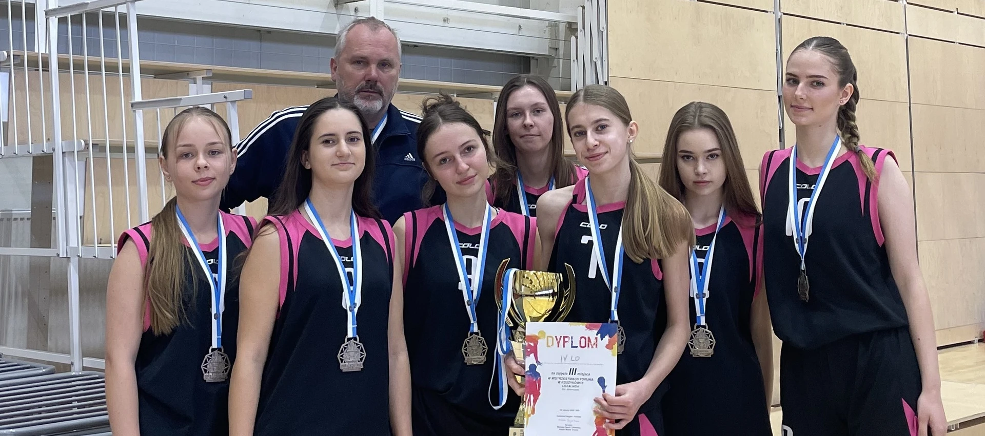 Brązowy medal Koszykarek IV LO w Mistrzostwach Torunia.