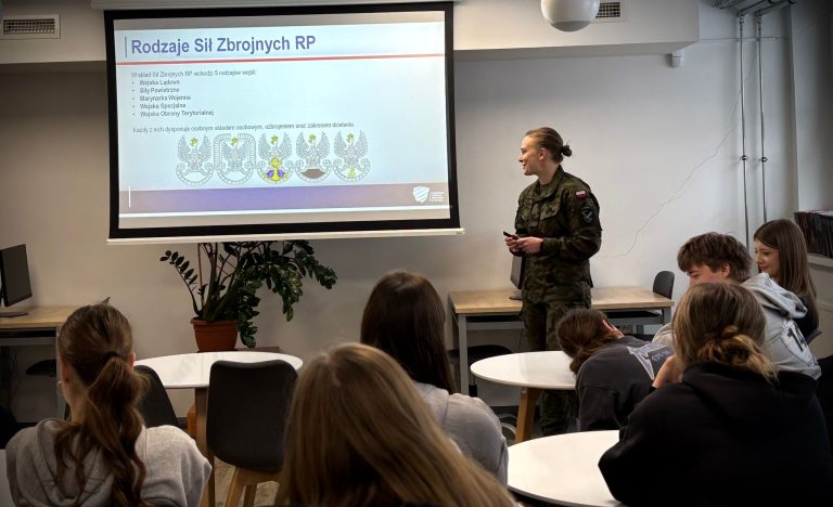 Wojskowe Centrum Rekrutacji w IV LO